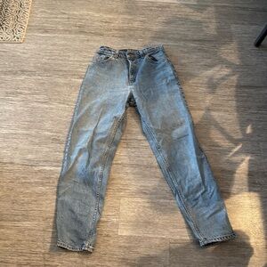 Vintage Levi’s 501 straight leg light wash size 27 women’s jeans